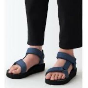 Muji sandals